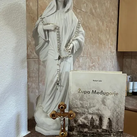 Pervan بيت ضيافة Međugorje