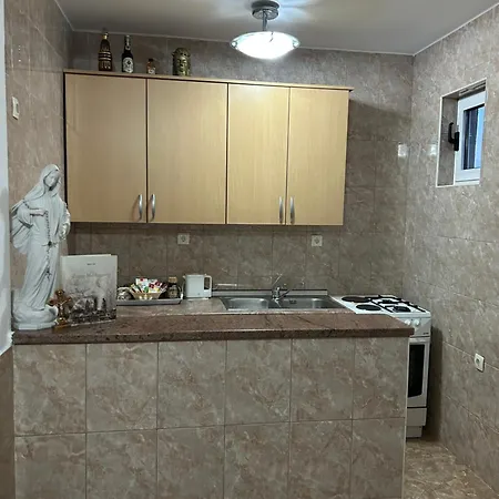 بيت ضيافة Pervan